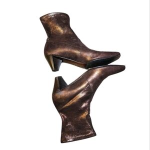 Donald J. Pliner Metallic Brown Bronze Pull On Sock Botties Size 8.5